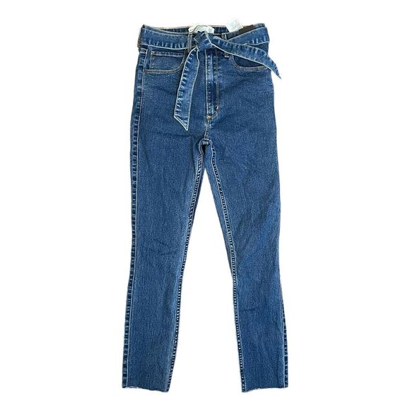 Abercrombie Belted High Rise Ankle Jeans Blue Wash Denim Raw Hem 2R 26 - Picture 1 of 5